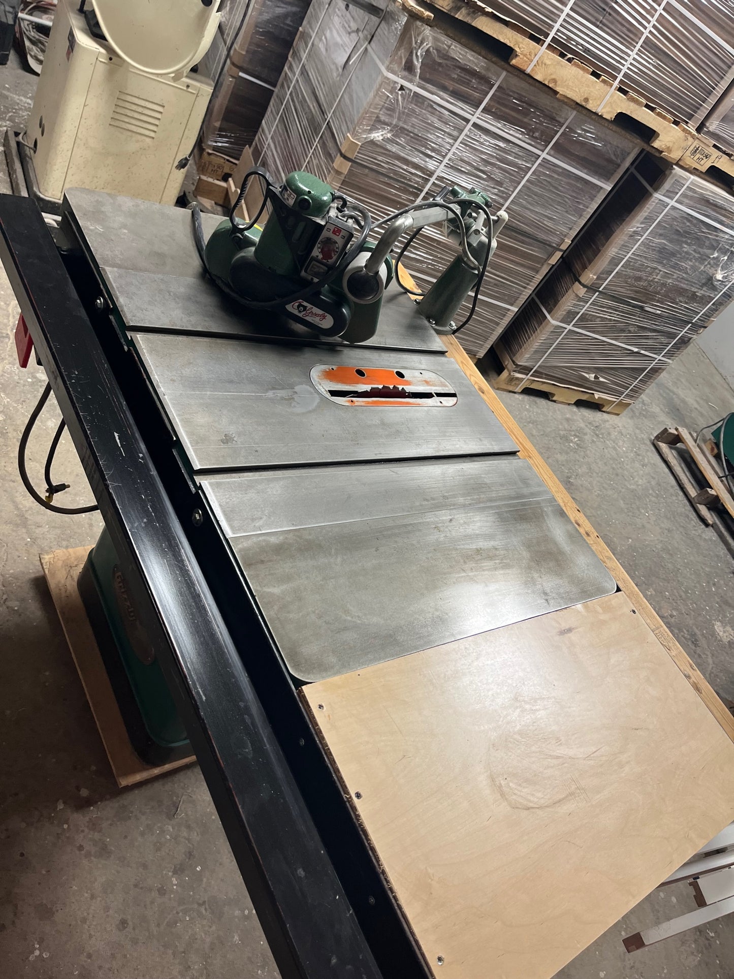2001 Grizzly G1023S 10" Table Saw