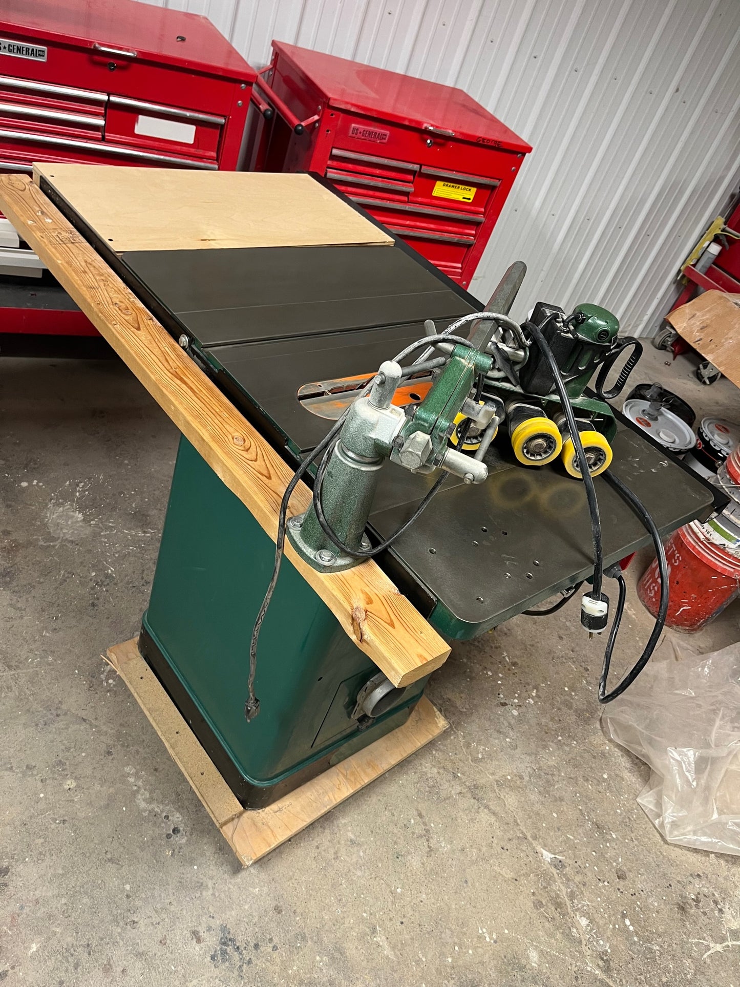 2001 Grizzly  G1023S 10" Table Saw