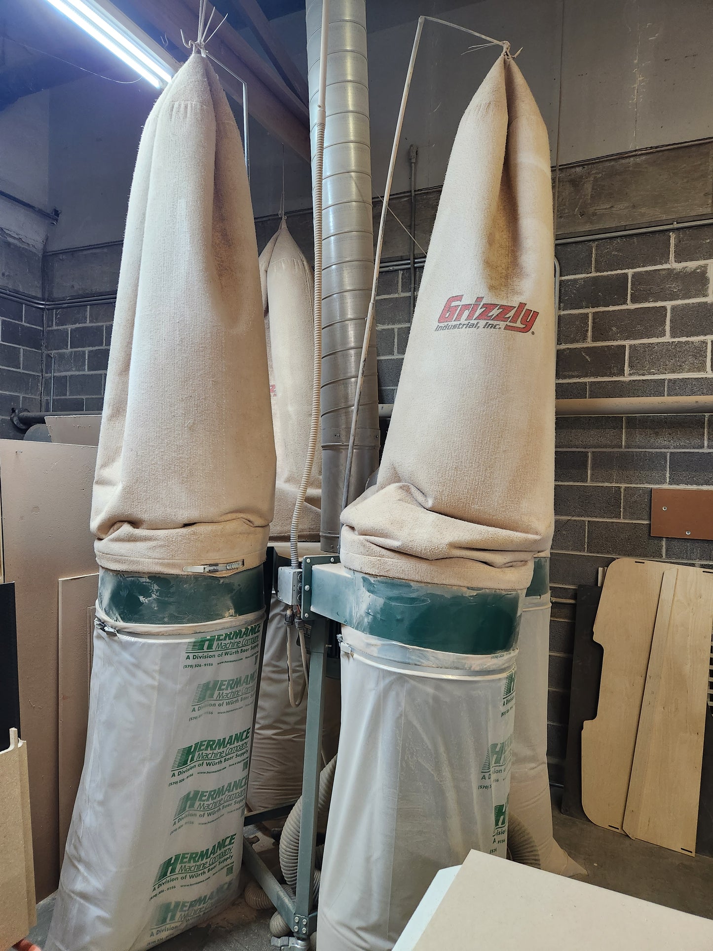 Grizzly Industrial Dust Collector - Oregon