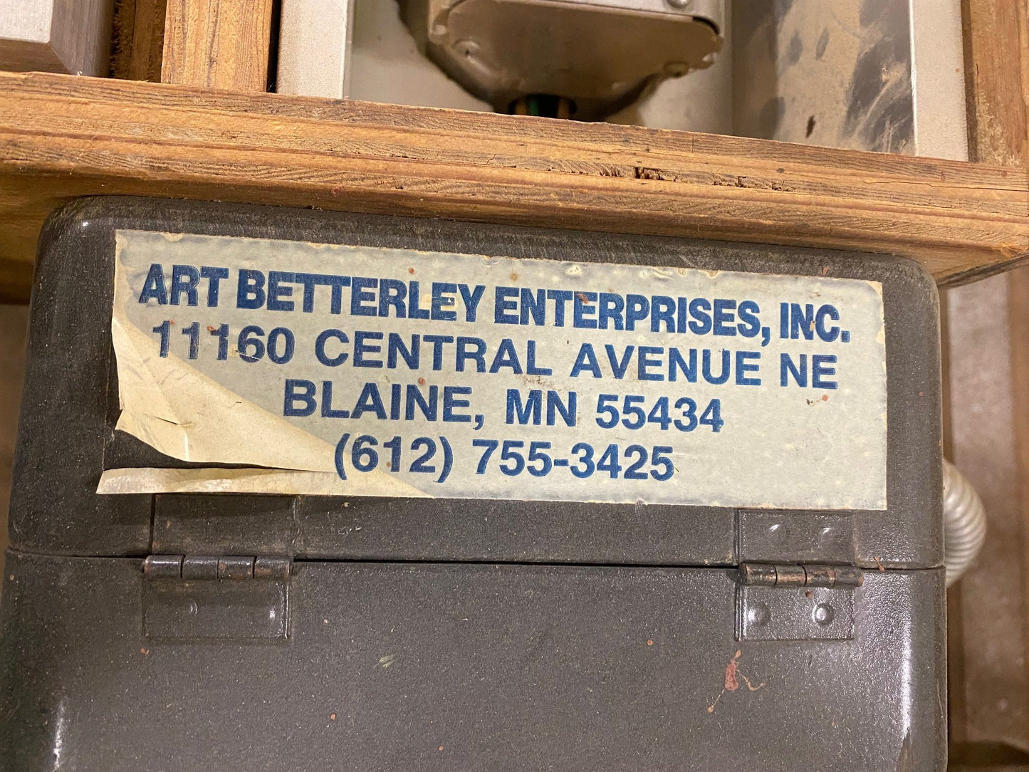 POST-FORM LAMINATE COUNTER MACHINE