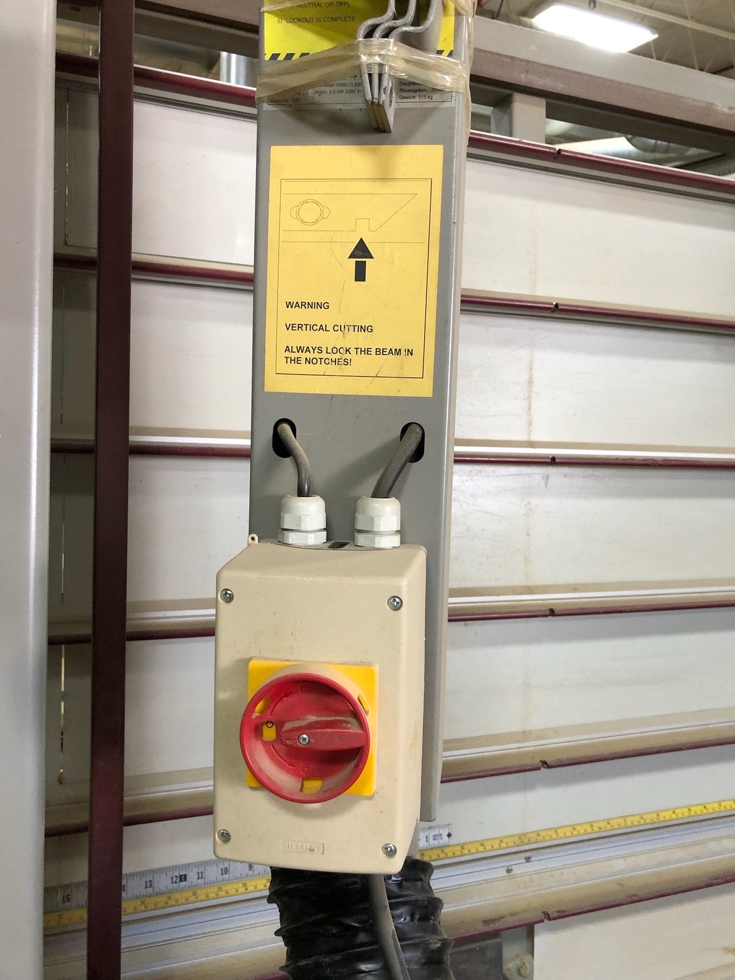 Harwi Dolphin Vertical Saw - Illinois