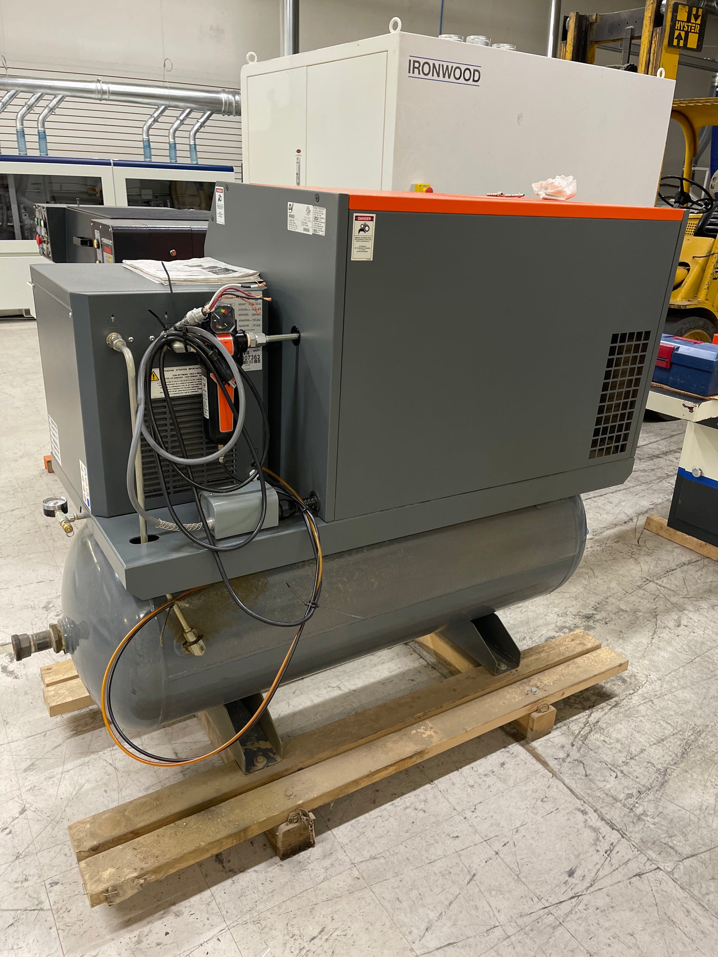 DV Model B Series  Rotary Screw Air Compressor - Illinois