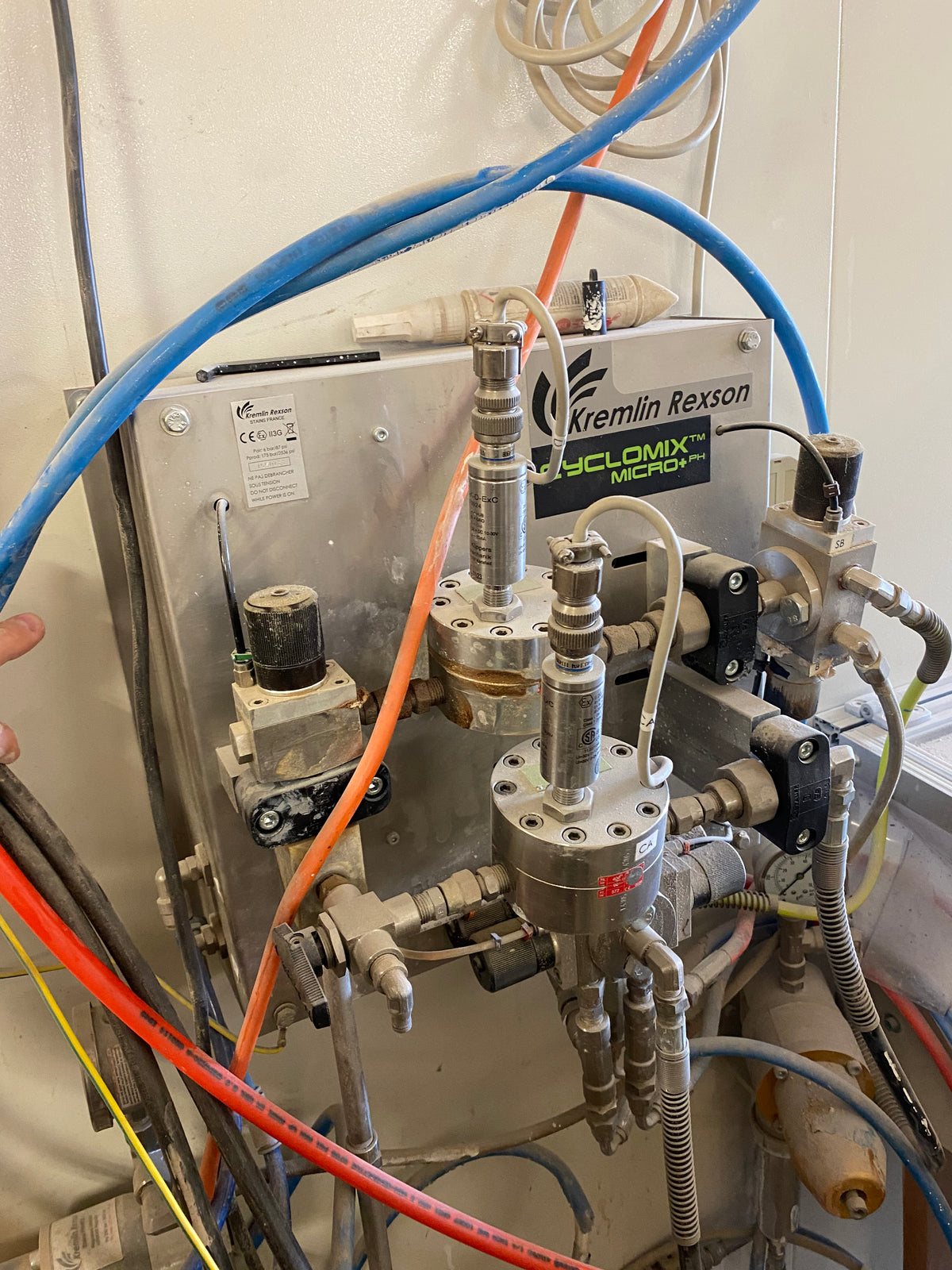 Compact Spray Unit 2014 Superfici Compact Spray Machine - Michigan - ibid-machinery