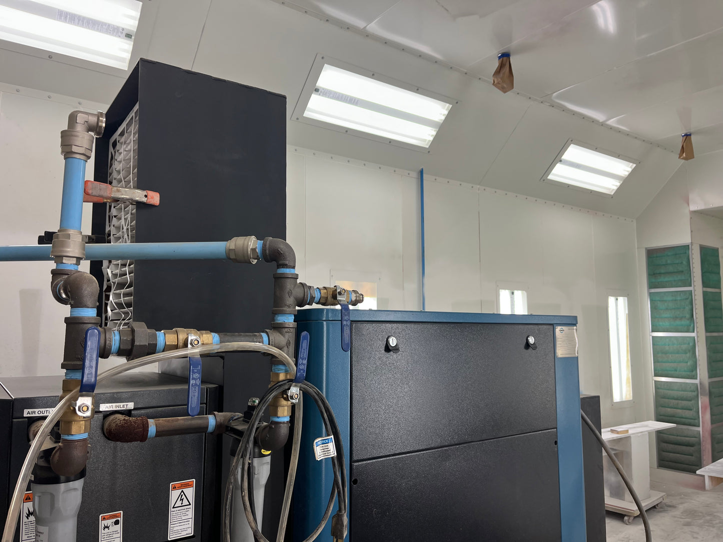 2019 Global Finishing Systems Crossdraft Pressurized Spray Booth - Michigan