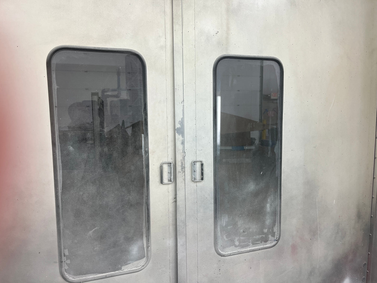 2019 Global Finishing Systems Crossdraft Pressurized Spray Booth - Michigan
