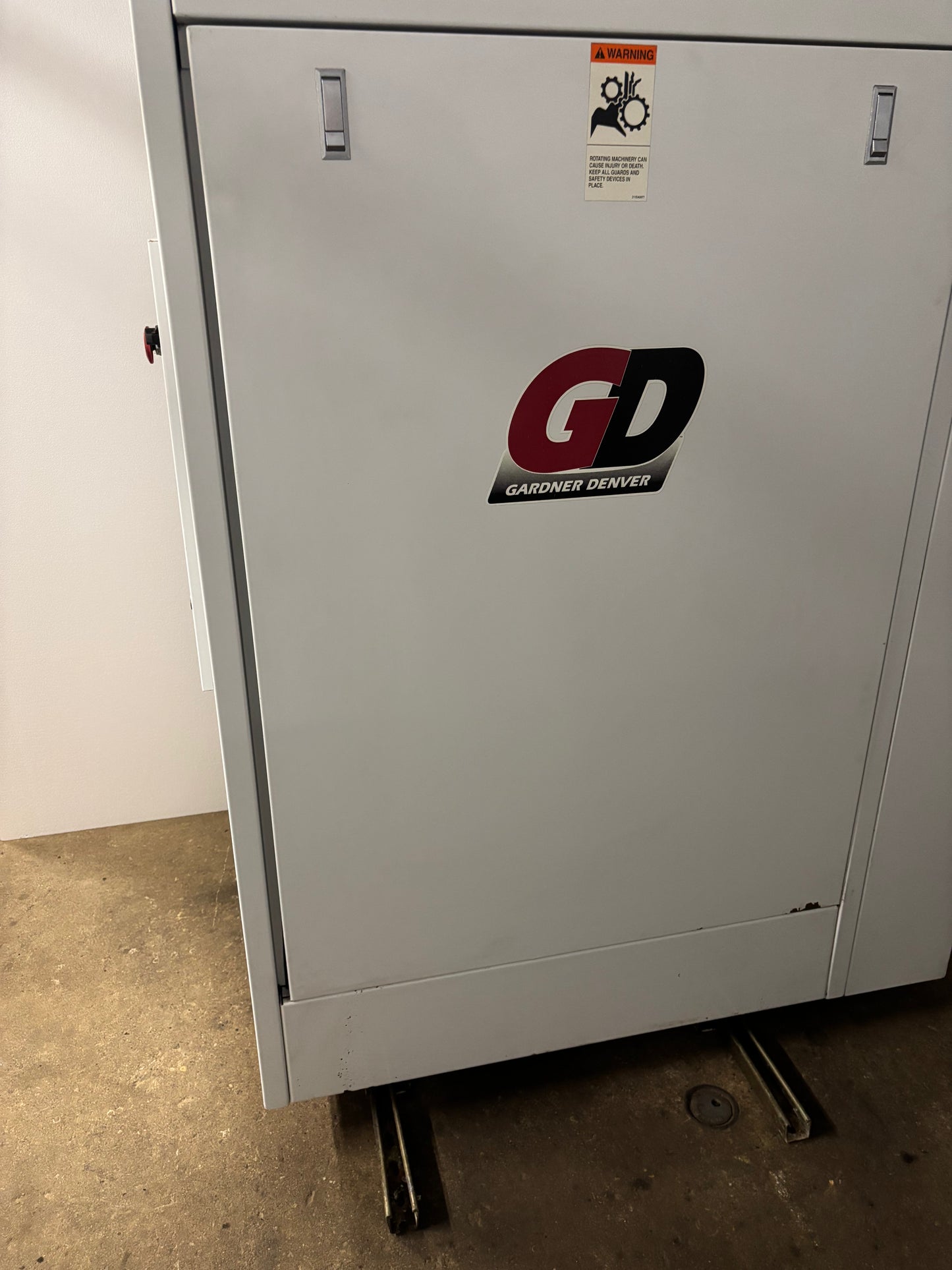 Gardner Denver Model EFC99A 20 HP Rotary Screw Air Compressor (2000) - Michigan