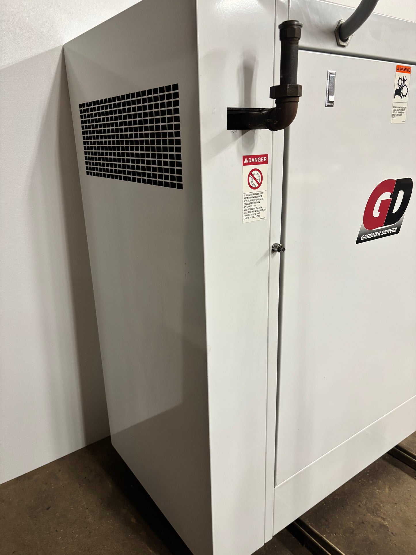 Gardner Denver Model EFC99A 20 HP Rotary Screw Air Compressor (2000) - Michigan