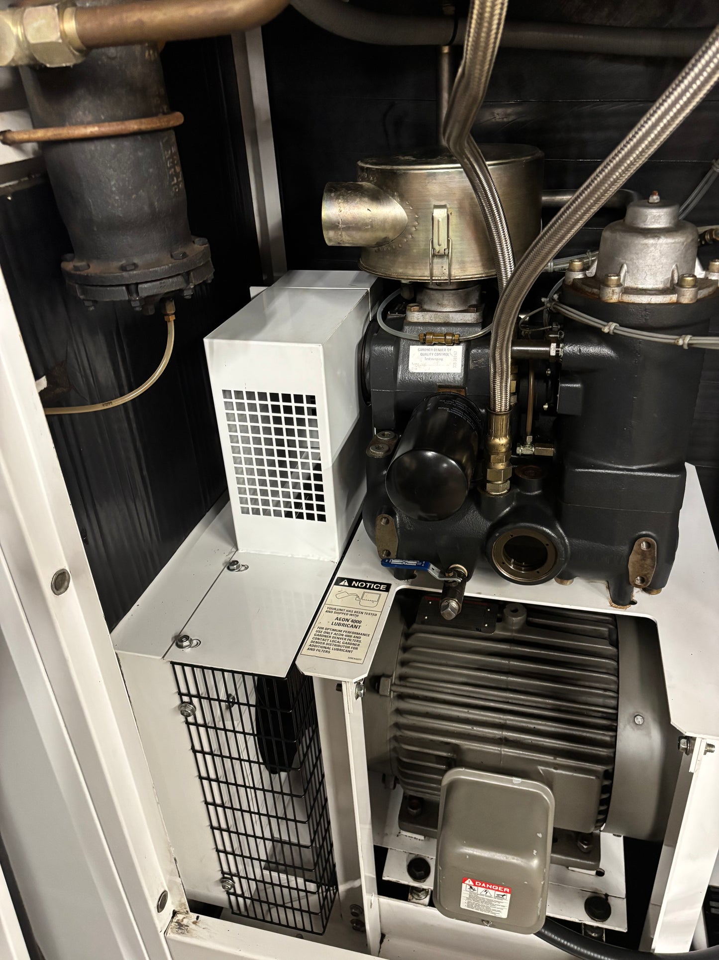 Gardner Denver Model EFC99A 20 HP Rotary Screw Air Compressor (2000) - Michigan