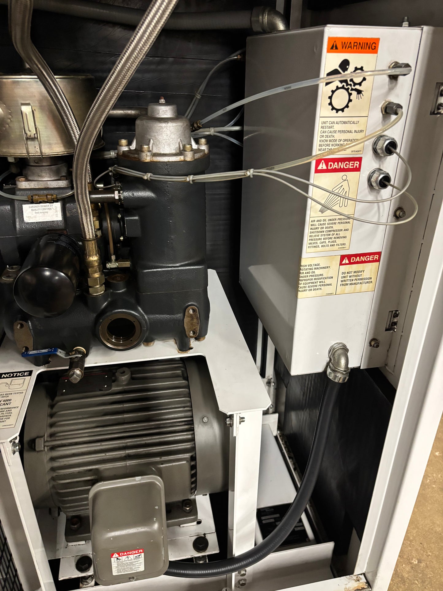 Gardner Denver Model EFC99A 20 HP Rotary Screw Air Compressor (2000) - Michigan