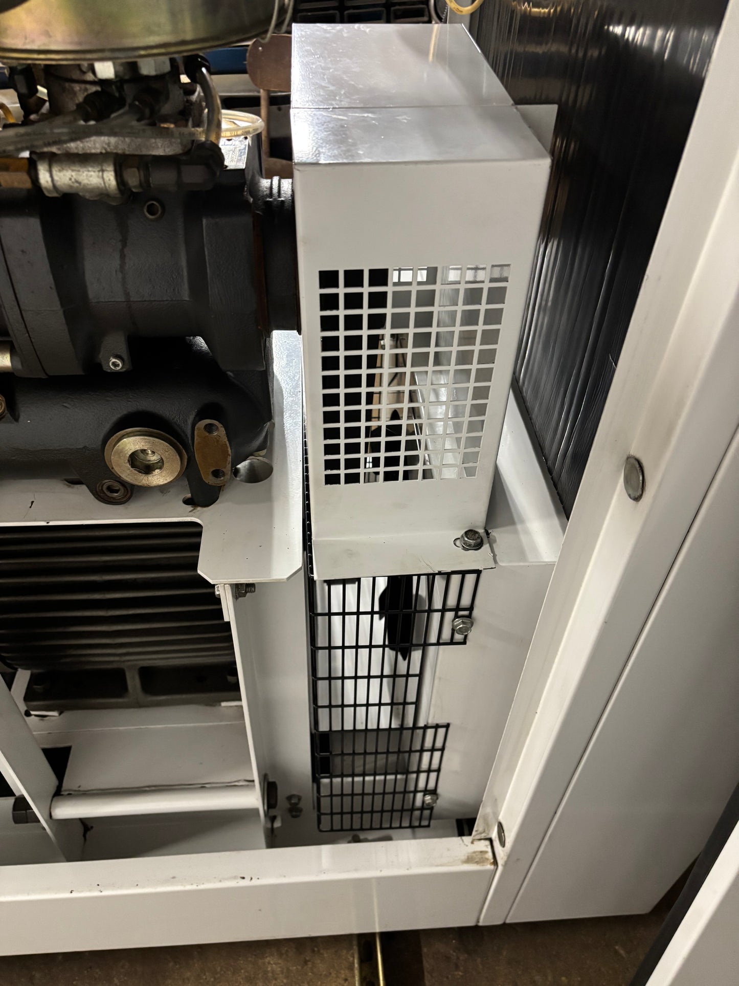 Gardner Denver Model EFC99A 20 HP Rotary Screw Air Compressor (2000) - Michigan