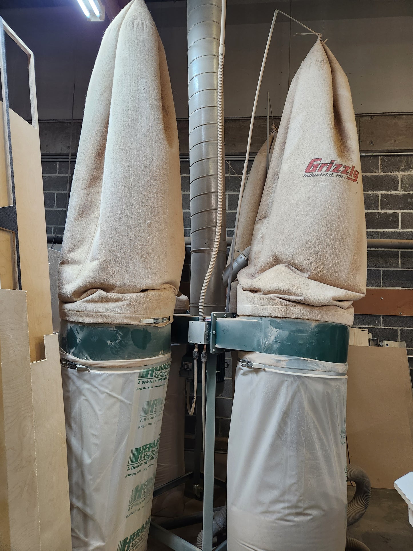 Grizzly Industrial Dust Collector - Oregon