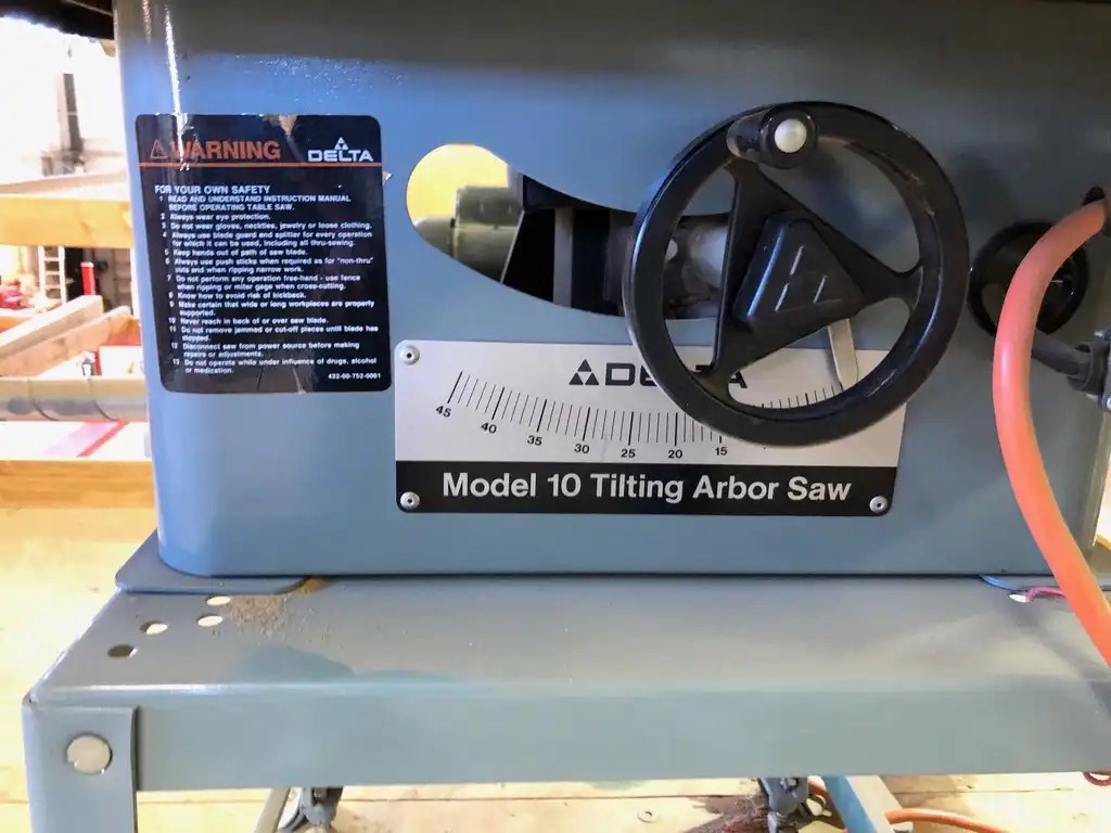 Delta Model 10 Tilting arbor saw 10″ table saw 1 Hp