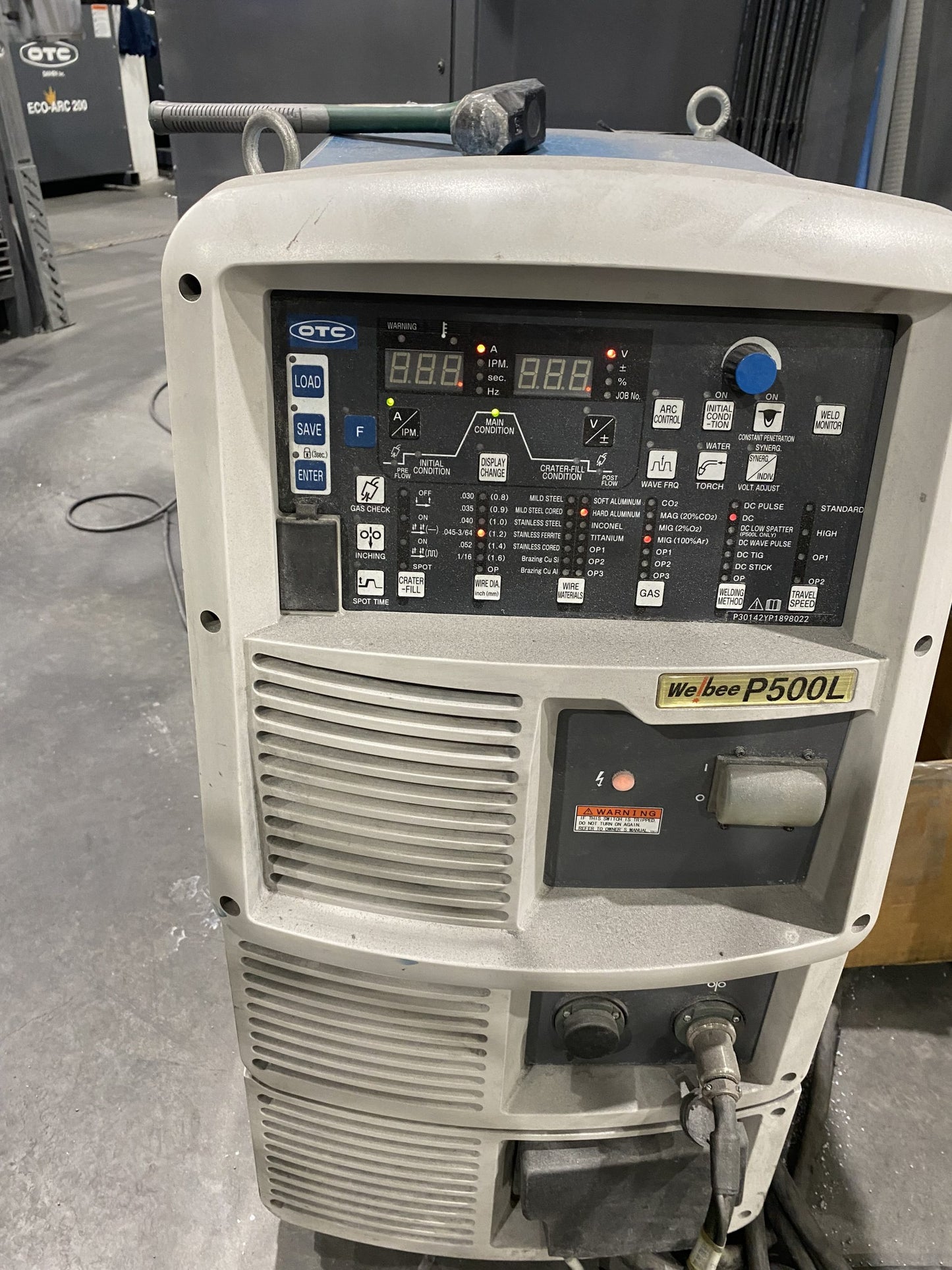 OTC Welding Robot with Controlling Center & Weld Cell